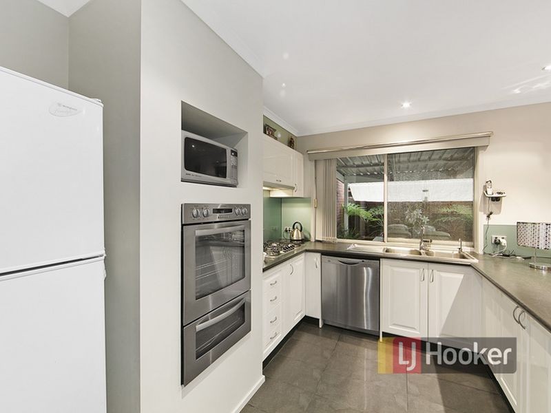 4 Hampshire Court, Rowville VIC 3178