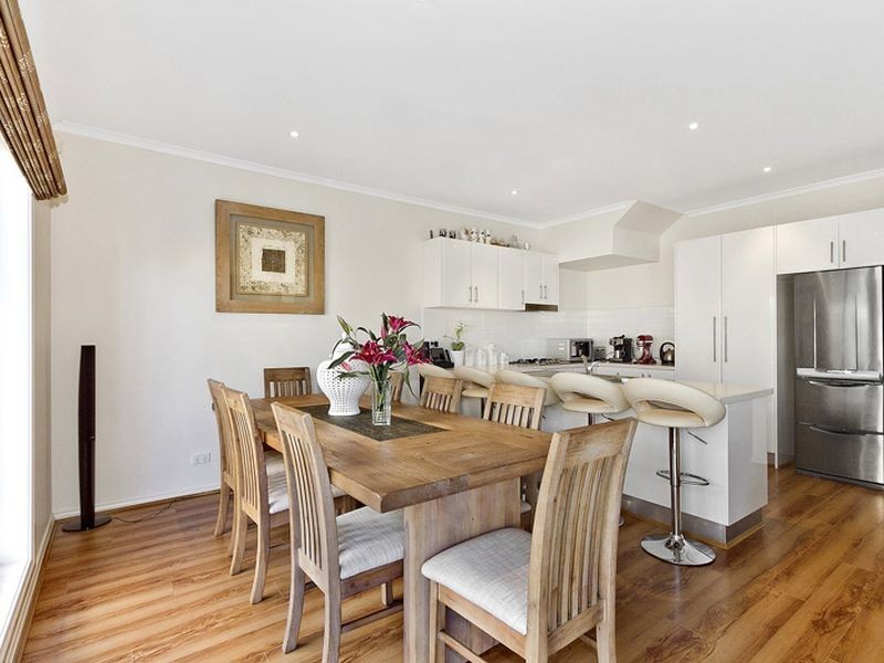 1/3 Kathryn Road, Knoxfield VIC 3180