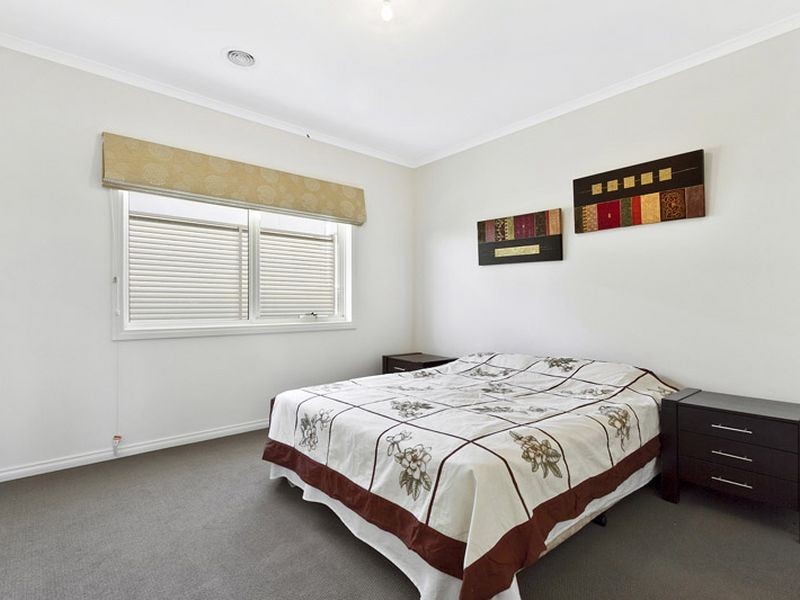1/3 Kathryn Road, Knoxfield VIC 3180