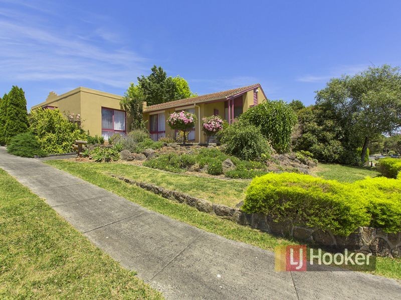 61 Essex Park Drive, Endeavour Hills VIC 3802