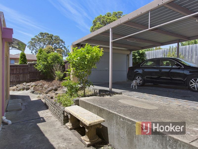 61 Essex Park Drive, Endeavour Hills VIC 3802
