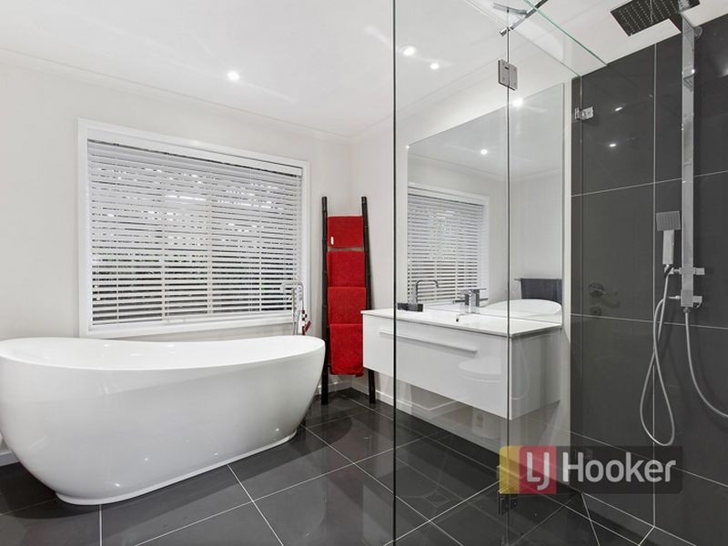 3 Loxton Avenue, Wantirna South VIC 3152