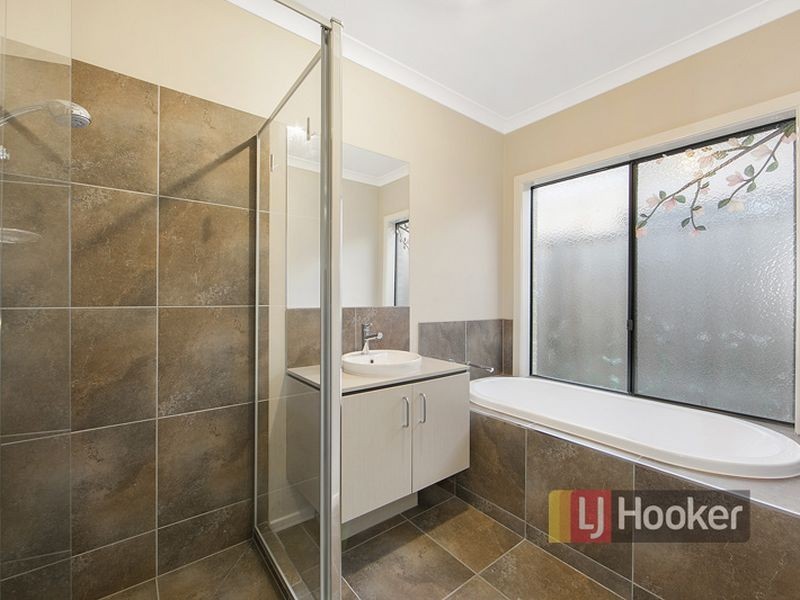 51 Somerfield Drive North, Keysborough VIC 3173