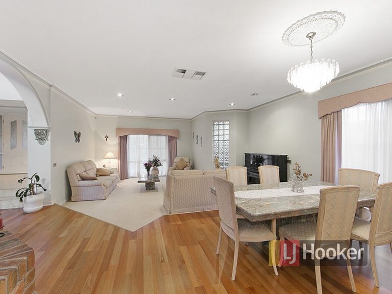9 Timbertop Drive, Rowville VIC 3178