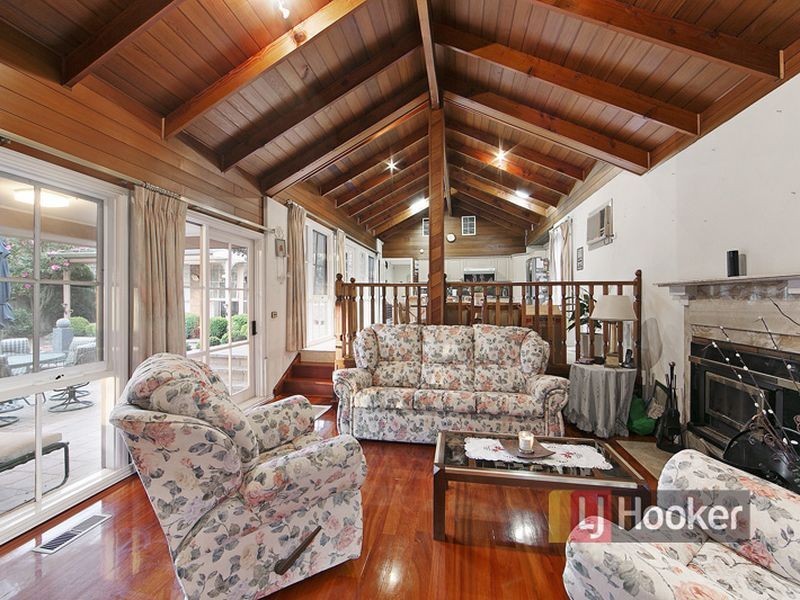 9 Timbertop Drive, Rowville VIC 3178