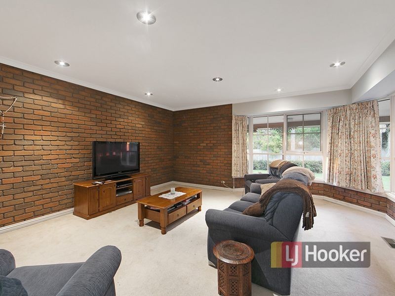 9 Timbertop Drive, Rowville VIC 3178