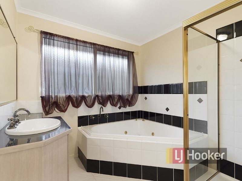 1 Babinda Court, Rowville VIC 3178