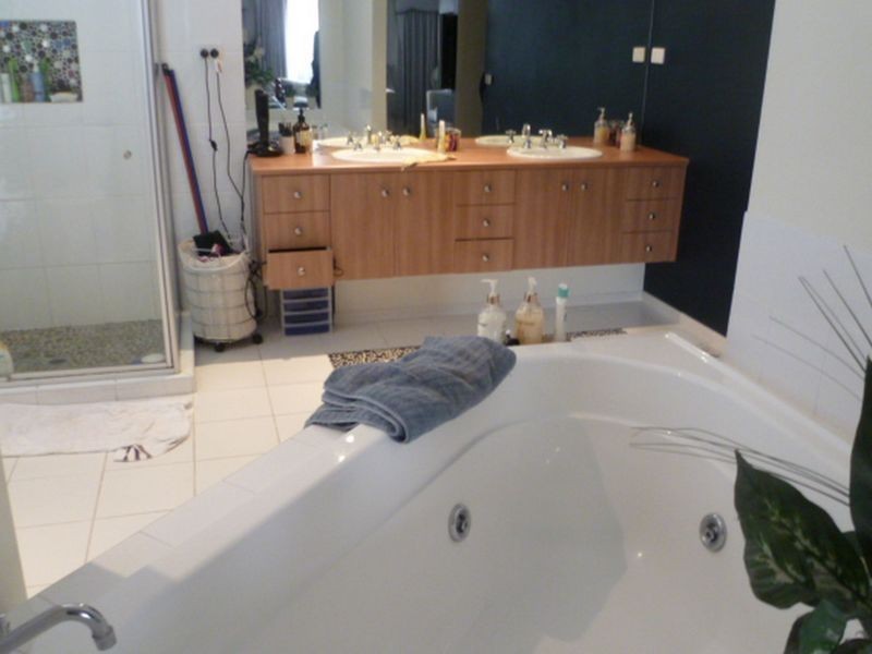 48 Kilcunda Drive, Rowville VIC 3178