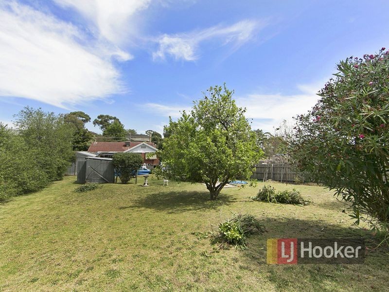 7 Roberts Street, Ferntree Gully VIC 3156