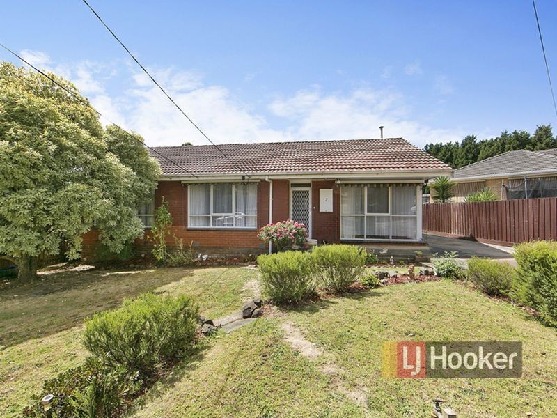 7 Roberts Street, Ferntree Gully VIC 3156
