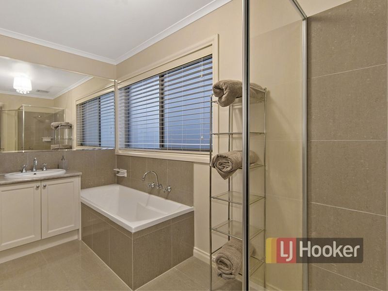 73 Jubilee Drive, Rowville VIC 3178