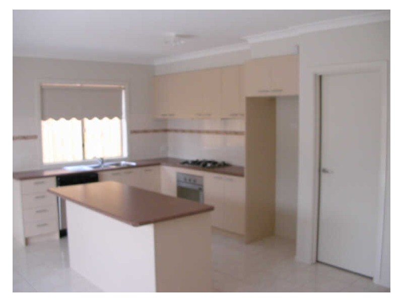 12 Sanctuary Crescent, Rowville VIC 3178