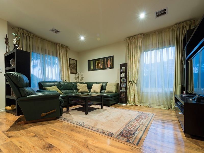 1/4 Hillview Avenue, Rowville VIC 3178