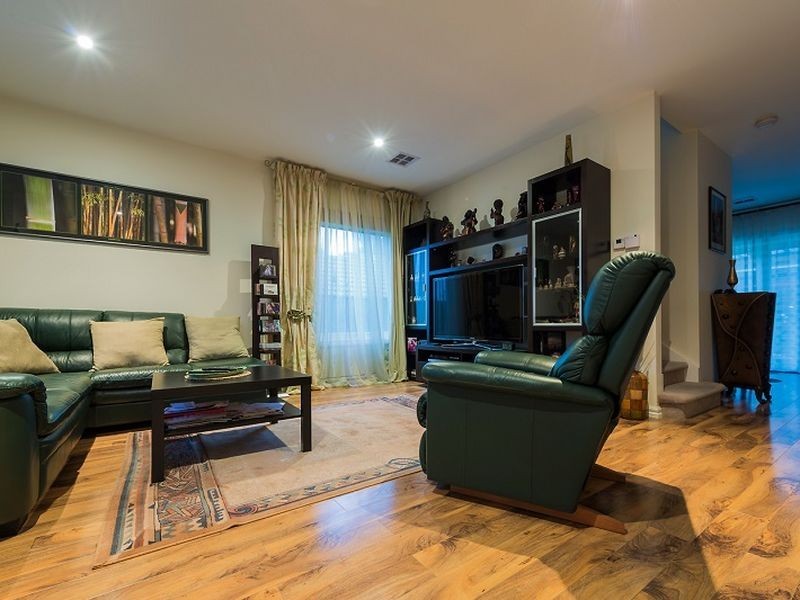 1/4 Hillview Avenue, Rowville VIC 3178