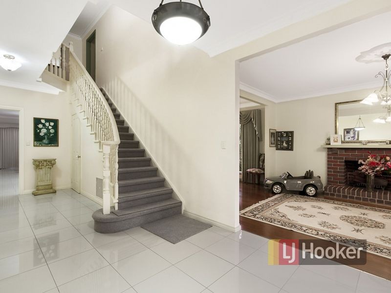 18 Dandelion Drive, Rowville VIC 3178