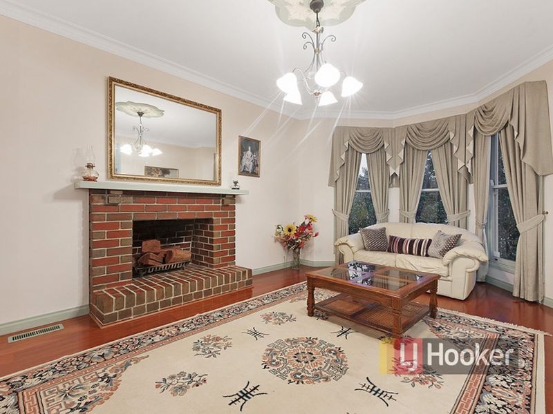 18 Dandelion Drive, Rowville VIC 3178