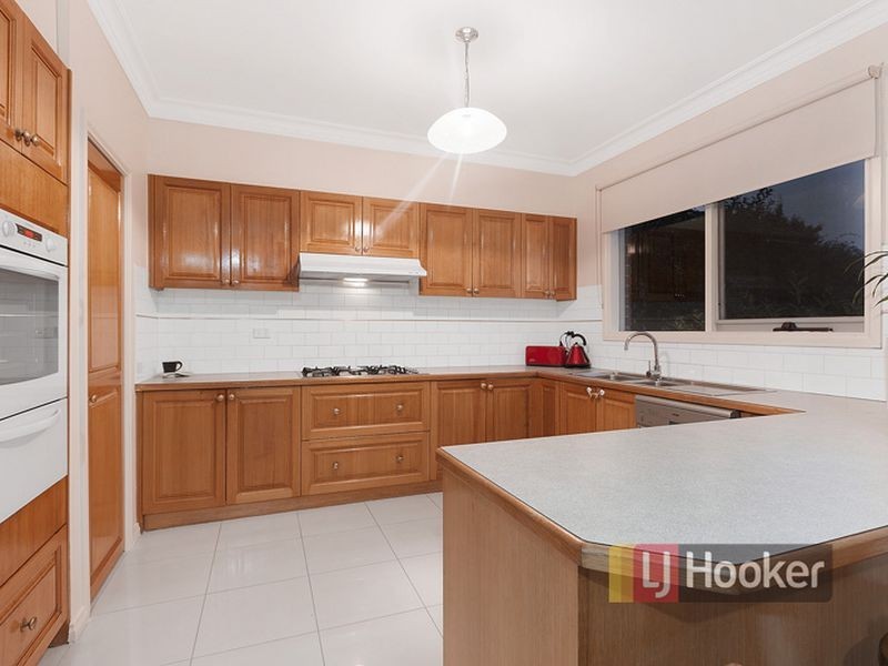 18 Dandelion Drive, Rowville VIC 3178