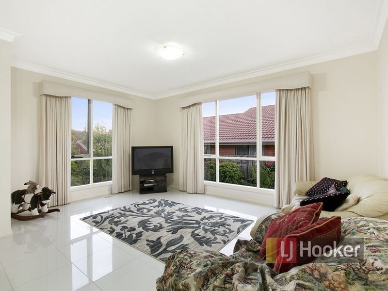 18 Dandelion Drive, Rowville VIC 3178