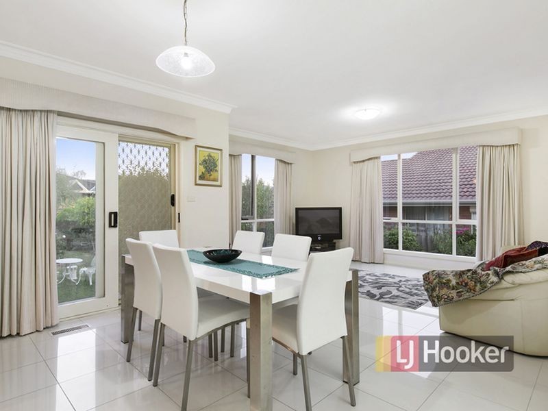 18 Dandelion Drive, Rowville VIC 3178