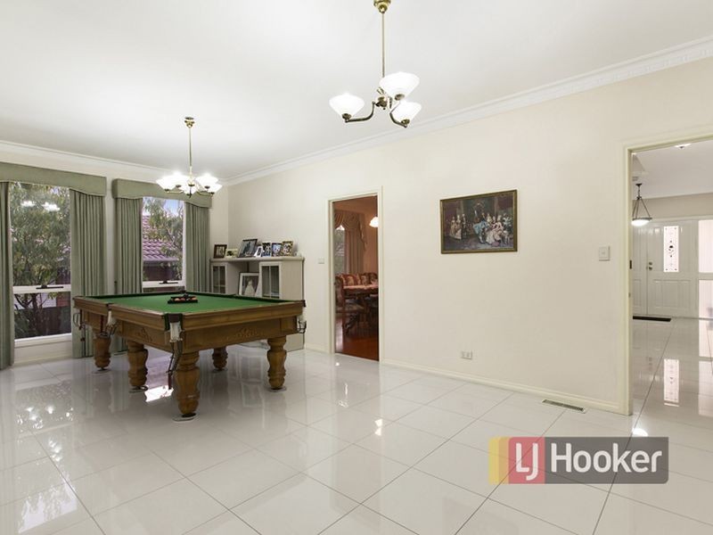 18 Dandelion Drive, Rowville VIC 3178