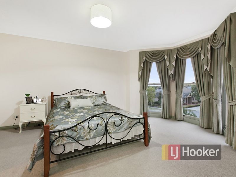 18 Dandelion Drive, Rowville VIC 3178