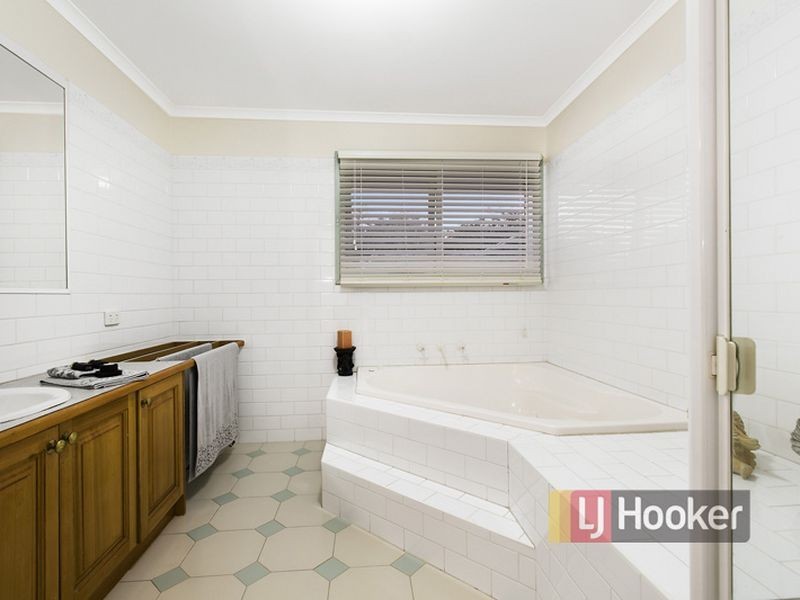 18 Dandelion Drive, Rowville VIC 3178