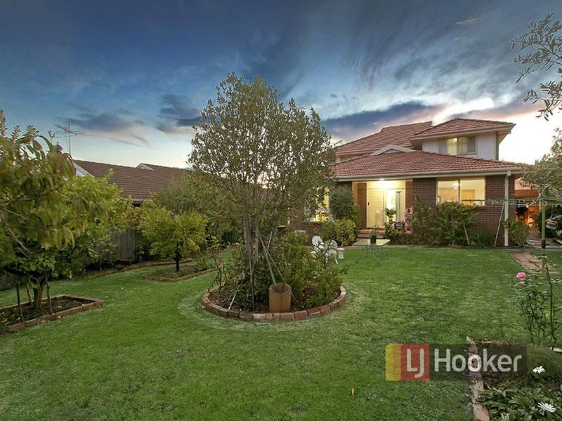 18 Dandelion Drive, Rowville VIC 3178