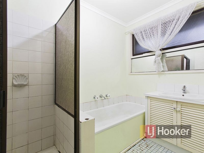 17 English Avenue, Scoresby VIC 3179