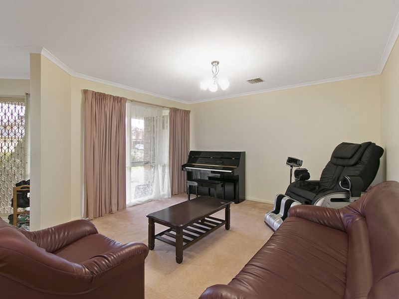 7 Landsborough Avenue, Rowville VIC 3178