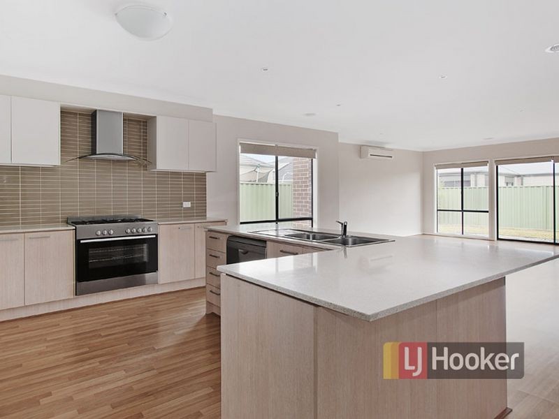36 Park Orchard Drive, Pakenham VIC 3810