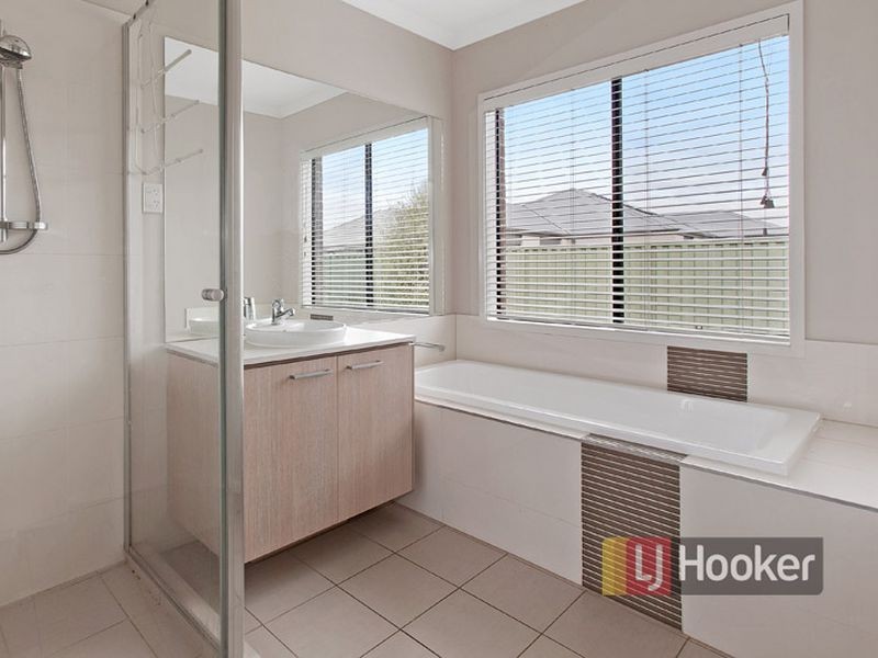 36 Park Orchard Drive, Pakenham VIC 3810