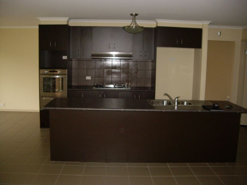 8 Banyalla Place, Rowville VIC 3178