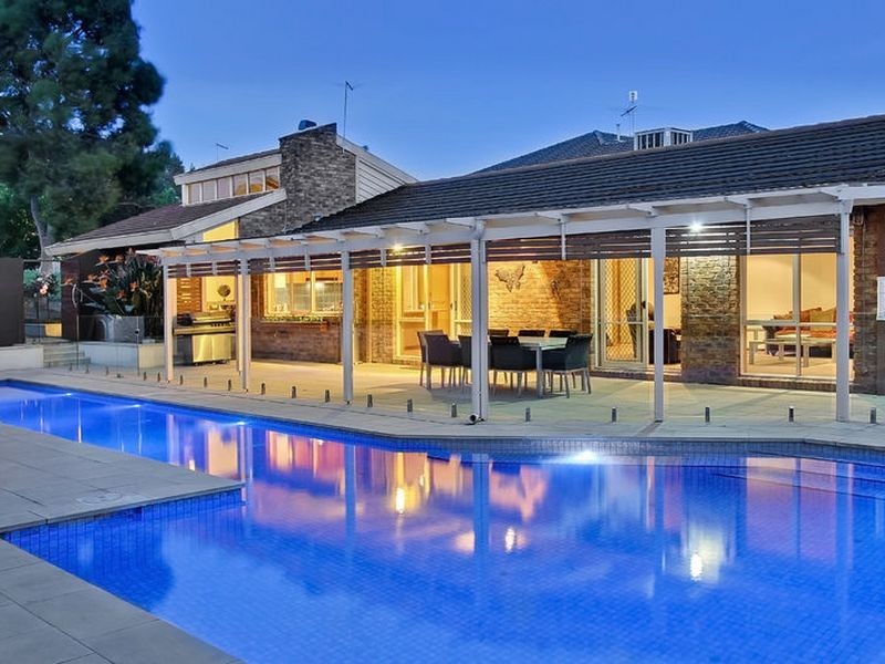 37 Candlebark Quadrant, Rowville VIC 3178
