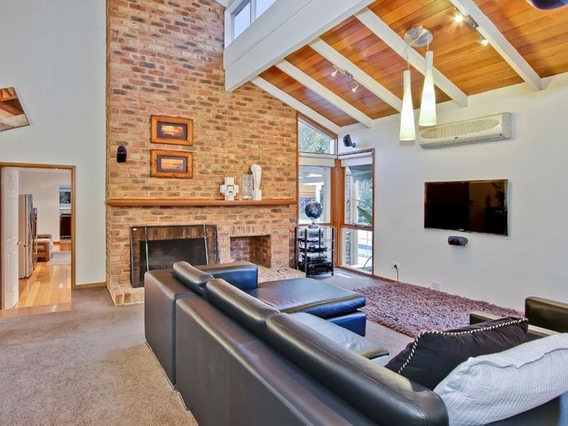 37 Candlebark Quadrant, Rowville VIC 3178