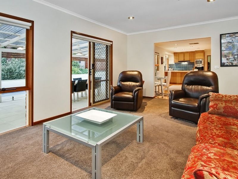 37 Candlebark Quadrant, Rowville VIC 3178