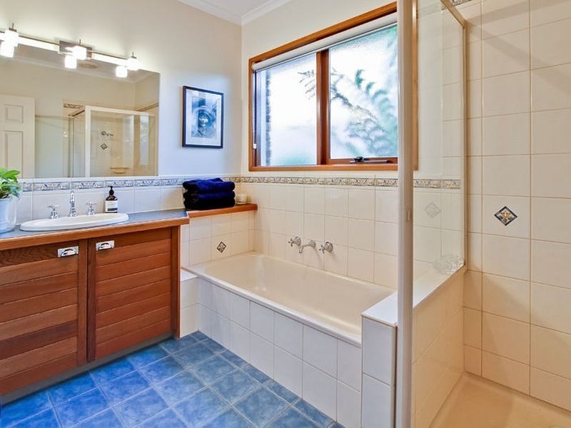 37 Candlebark Quadrant, Rowville VIC 3178