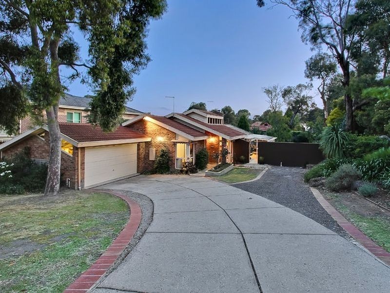37 Candlebark Quadrant, Rowville VIC 3178