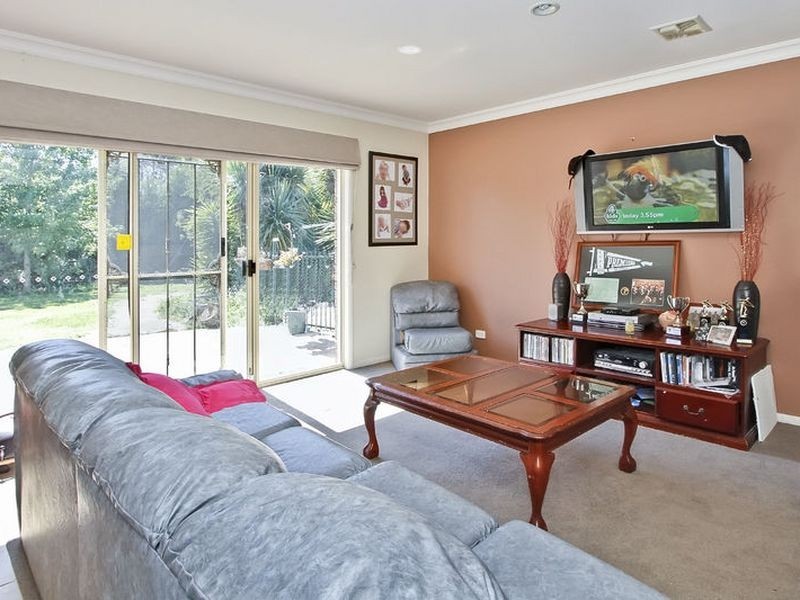 104 Fairway Drive, Rowville VIC 3178