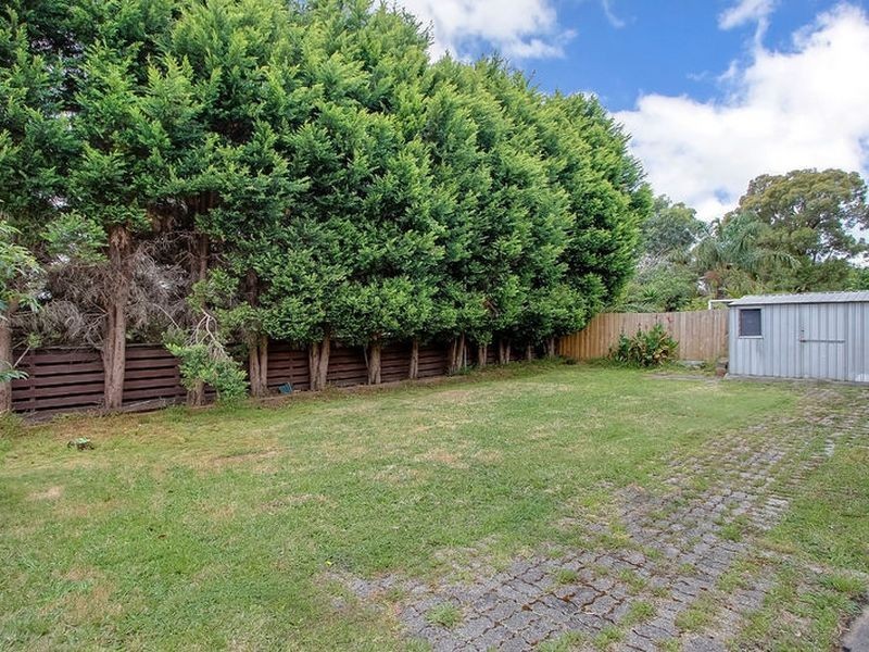 27 Endeavour Crescent, Endeavour Hills VIC 3802
