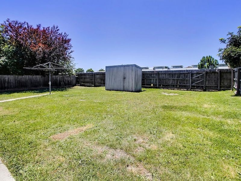 6 Muirkirk Close, Endeavour Hills VIC 3802