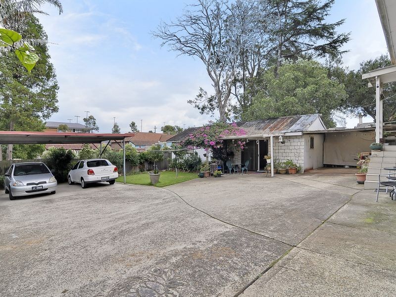 2 Hillmont Avenue, Thornleigh NSW 2120