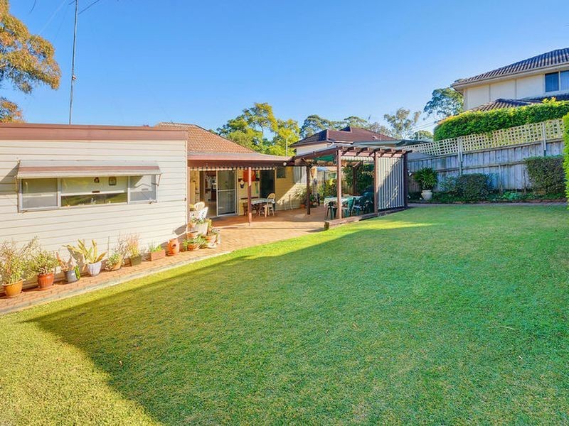24 Lockerbie Road, Thornleigh NSW 2120
