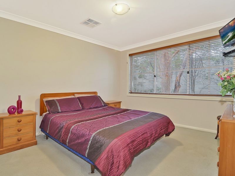 8 Livingstone Way, Thornleigh NSW 2120