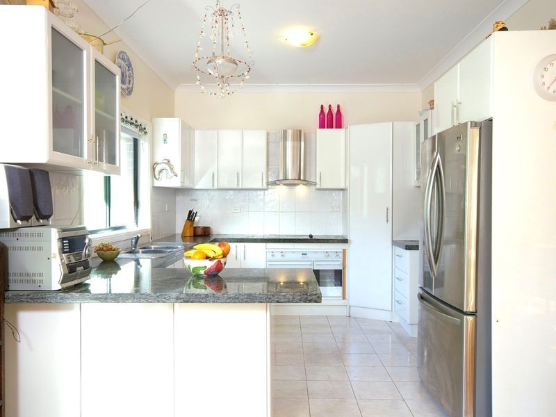 11 Hall Avenue, Thornleigh NSW 2120