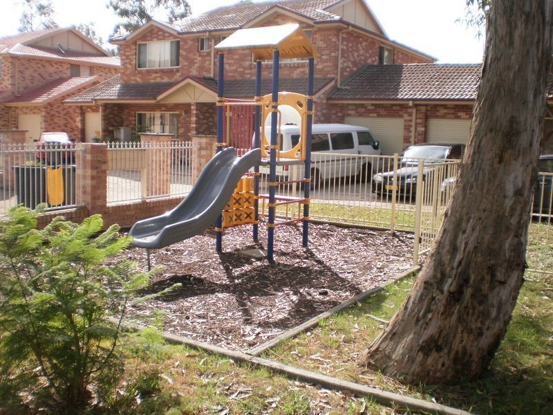 2/8 Petunia Street, Marayong NSW 2148