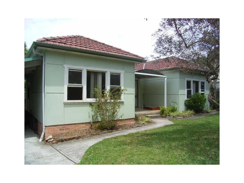 8 Hillmont Avenue, Thornleigh NSW 2120