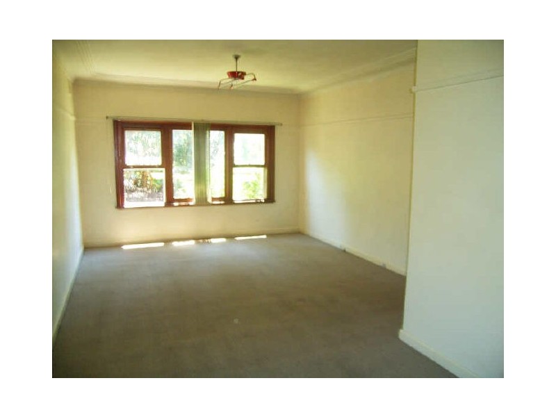 8 Hillmont Avenue, Thornleigh NSW 2120