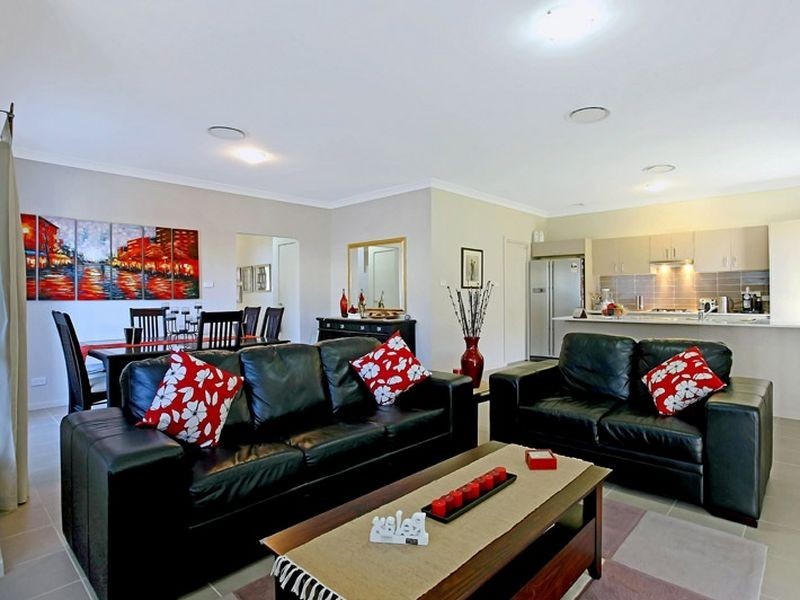 1 Damper Avenue, Beaumont Hills NSW 2155