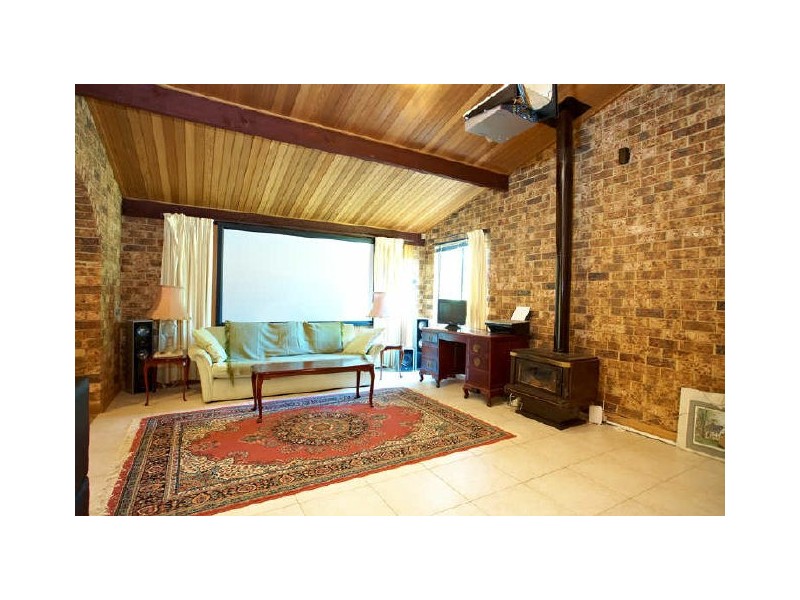 1 Barrakee Place, Westleigh NSW 2120