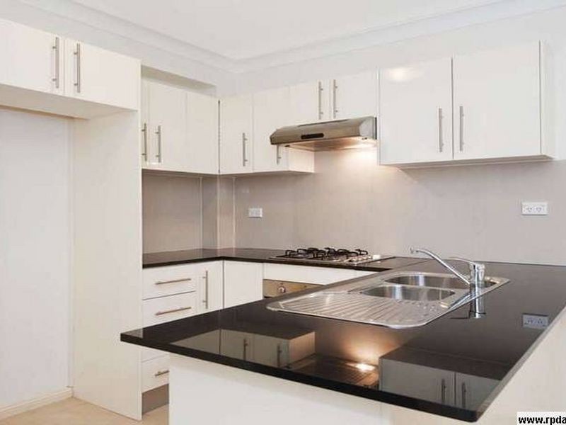 18/8 Shackel Ave, Brookvale NSW 2100